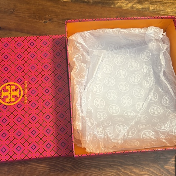 Empty Tori Burch Ankle Boot Box with 2 Dust Covers - Picture 3 of 6